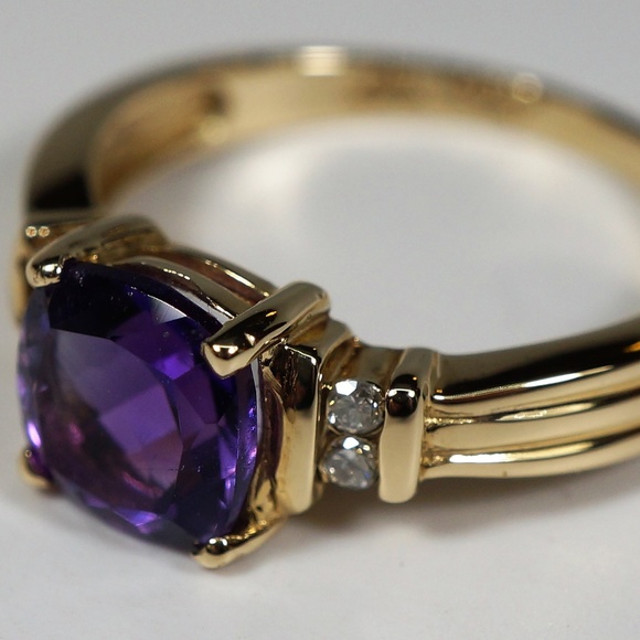 14KY Gold Genuine Amethyst & Diamond Ring - Picture 4 of 7